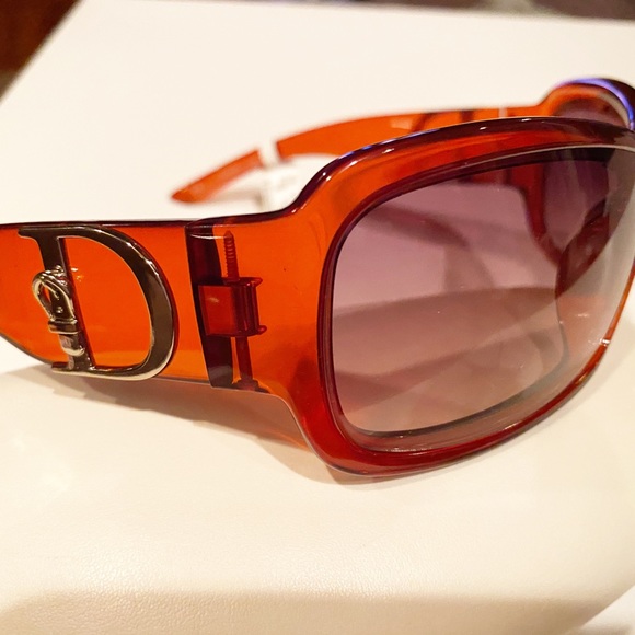 Classy Christian Dior Sunglasses NWT - Picture 3 of 3
